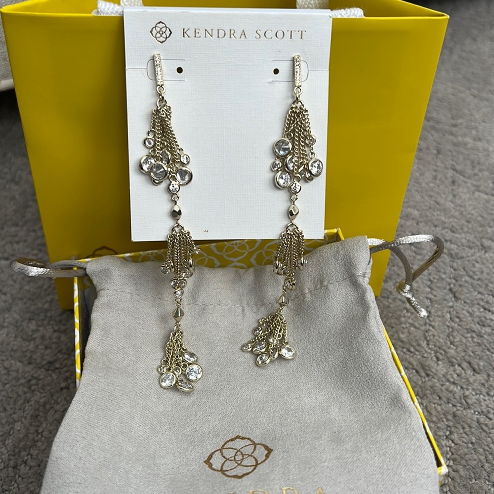 Kendra Scott shoulder duster earrings in gold never worn